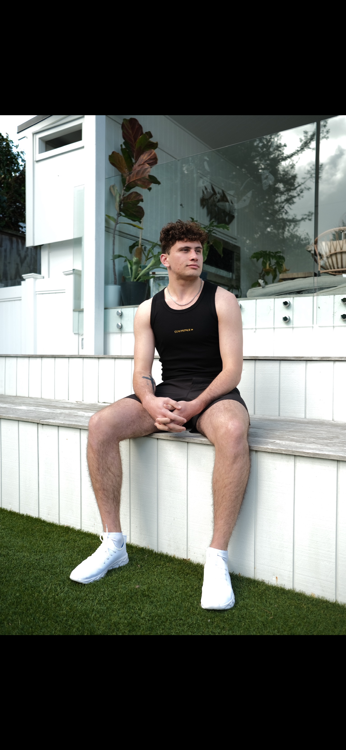 Black singlet
